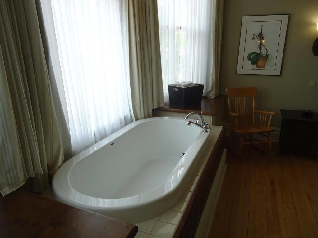 Maison Tait House Hotel Shediac Esterno foto